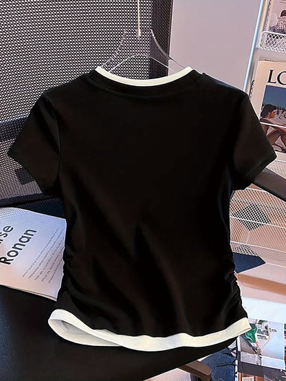 Dam T-shirt med modern lager-på-lager-look och avslappnad passform – Perfekt för vardag och fritid
