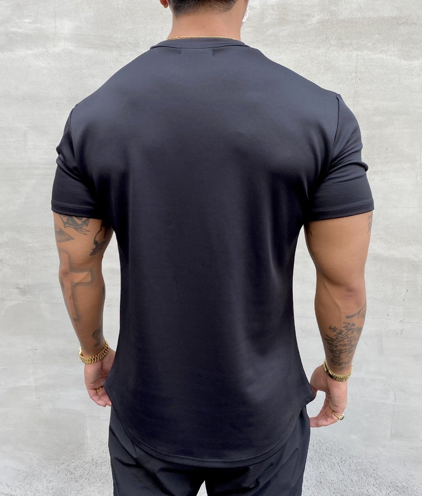 Donald – Amerikansk Slim Fit Muskel Rundad Hem T-shirt med Korta Ärmar