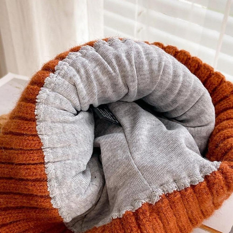 Ribbstickad Mössa med Kattöron, Varm Stickad Beanie