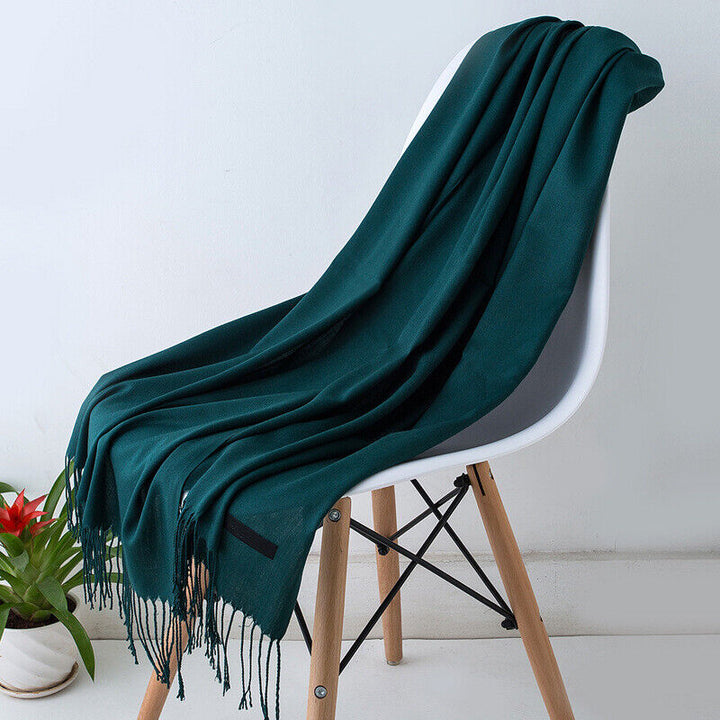 Enfärgad Sjal med Fransar - Mjuk Halsduk i Klassisk Design