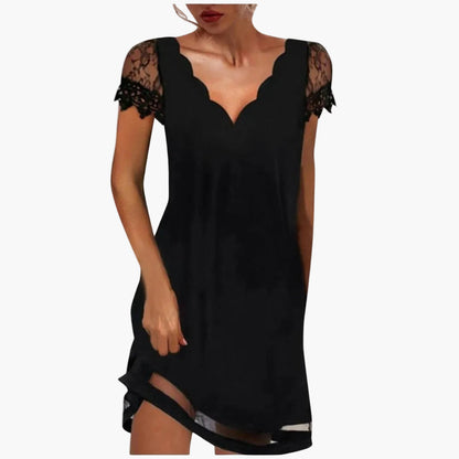 Damklänning med spetsärmar och scallop-ringning – Elegant fest- och kvällsstil