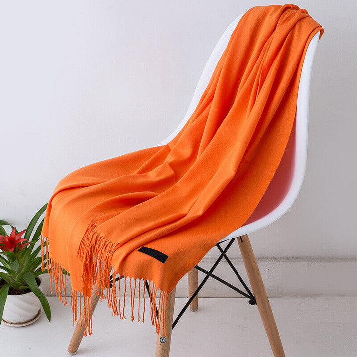Enfärgad Sjal med Fransar - Mjuk Halsduk i Klassisk Design