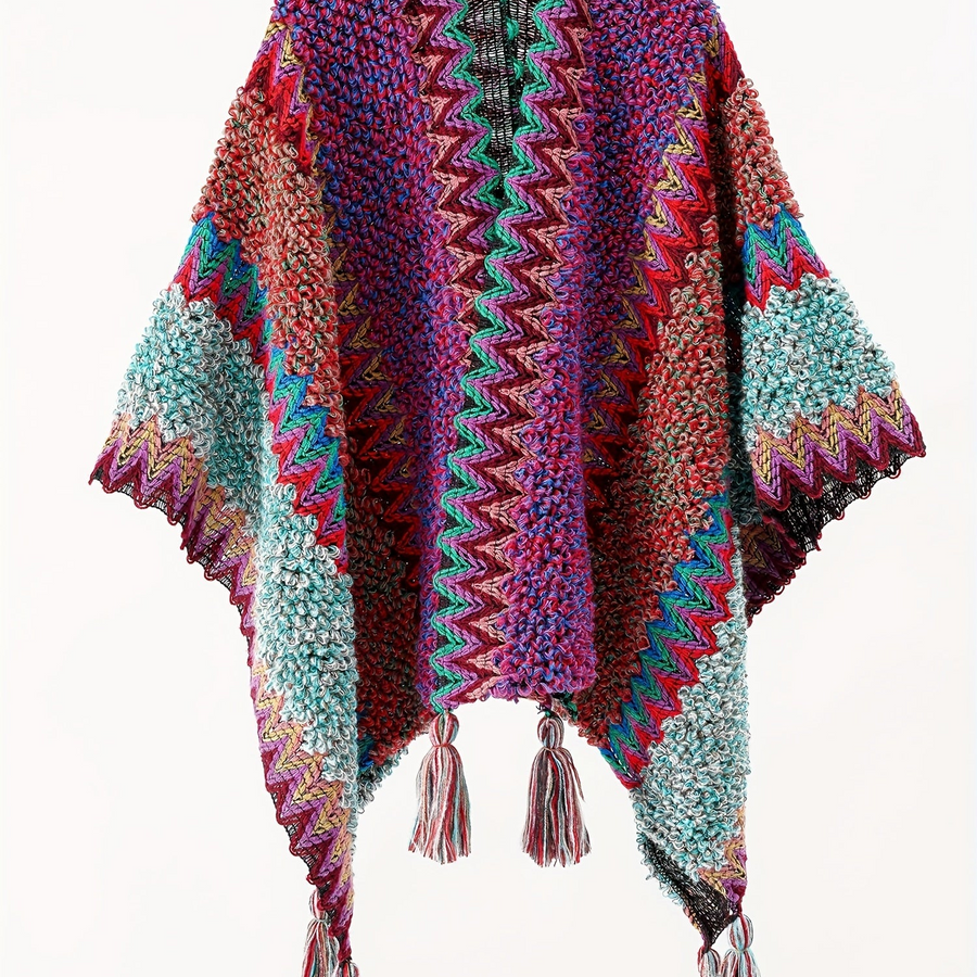 Mönstrad stickad poncho med fransar och hög krage, färgglad zig-zag