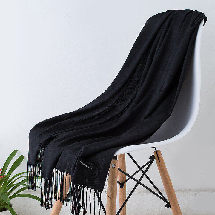 Enfärgad Sjal med Fransar - Mjuk Halsduk i Klassisk Design