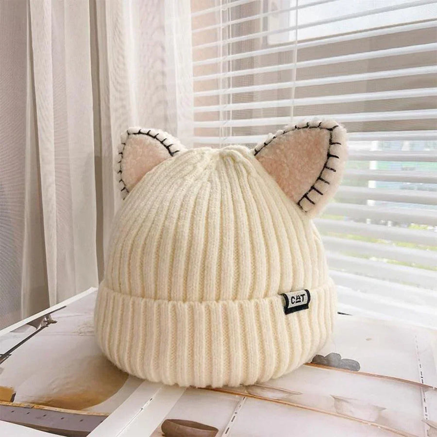 Ribbstickad Mössa med Kattöron, Varm Stickad Beanie