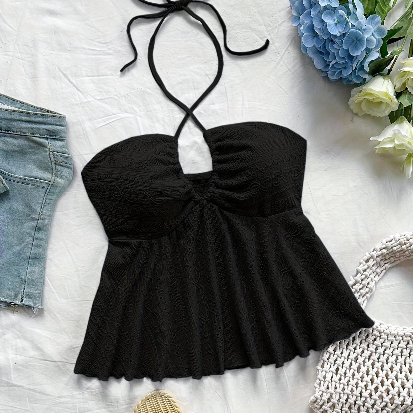 Dam Halterneck Sommartopp med Broderade Detaljer – Romantisk Babydoll Stil