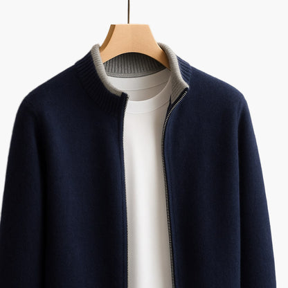 Herrjacka stickad med dragkedja – minimalistisk och modern vardagsstil