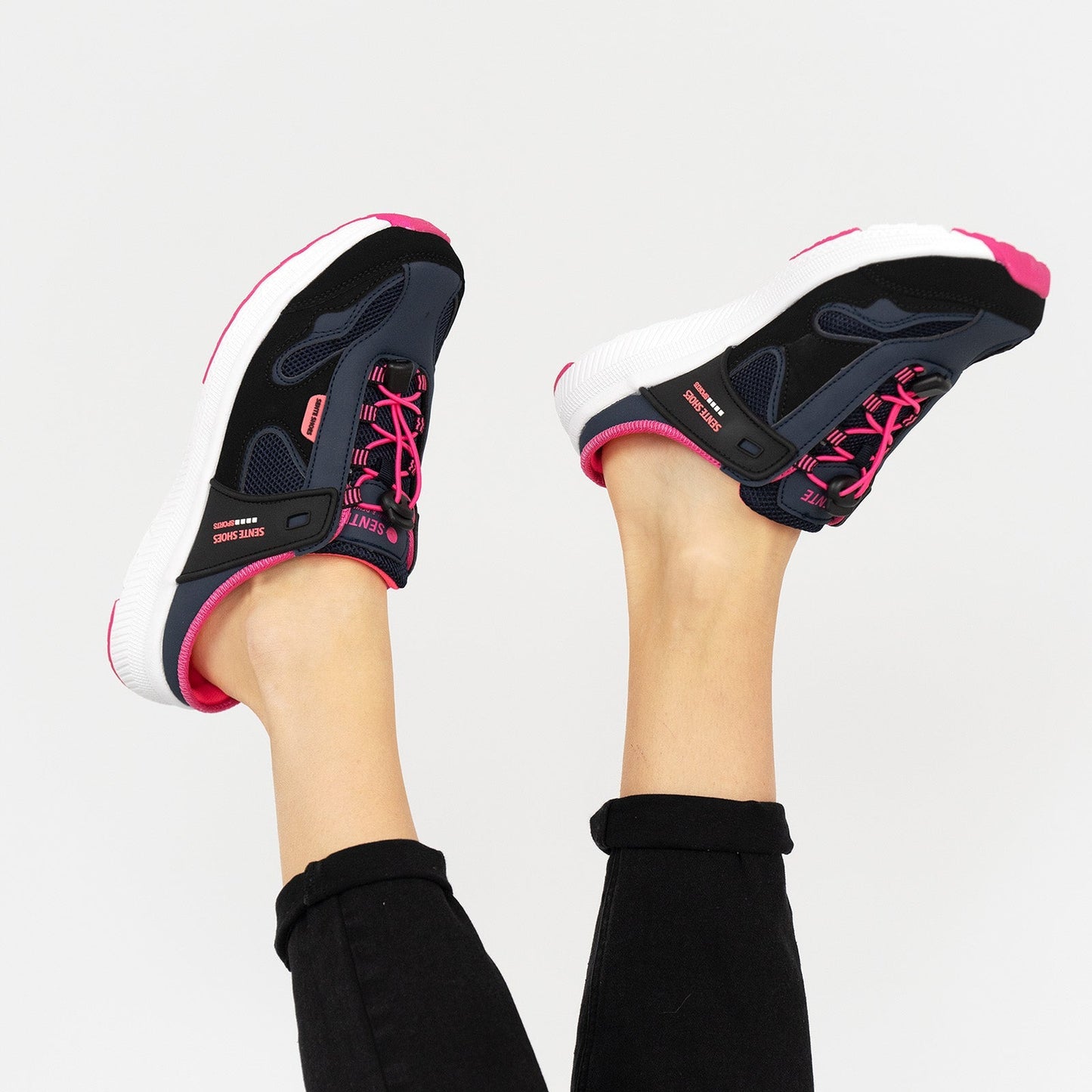 Alexander – Unisex lätta slip-on atletiska träskor med andningsbart nät och justerbar dragsko