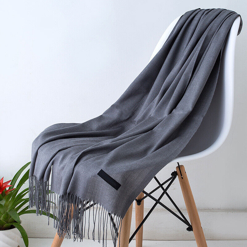 Enfärgad Sjal med Fransar - Mjuk Halsduk i Klassisk Design