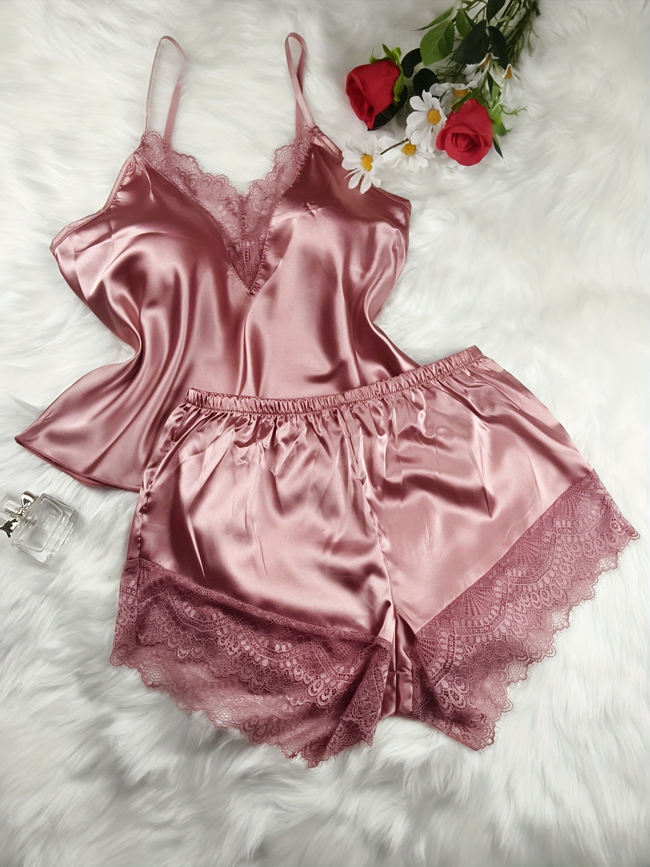 Dam Pyjamasset Med Spetsdetalj – Sexig V-ringad Loungewear För Vår och Sommar