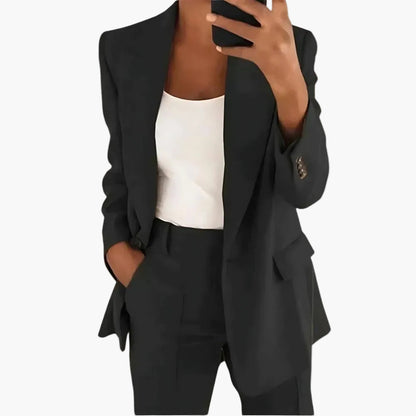 Damkostym med blazer och byxor – elegant och modern kontorsstil
