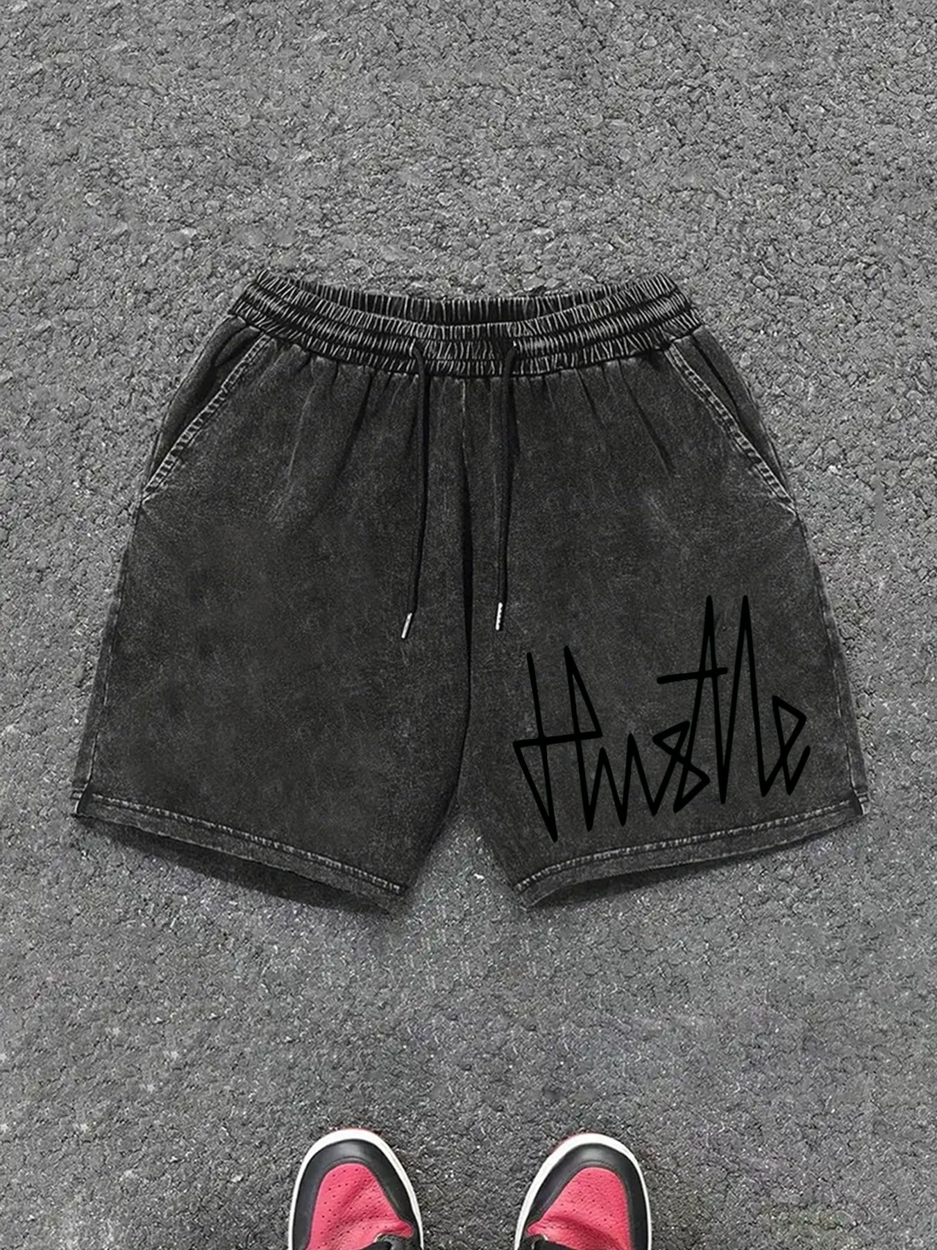 Herrshorts Streetwear med Hustle-tryck, avslappnad stil för vardagsbruk