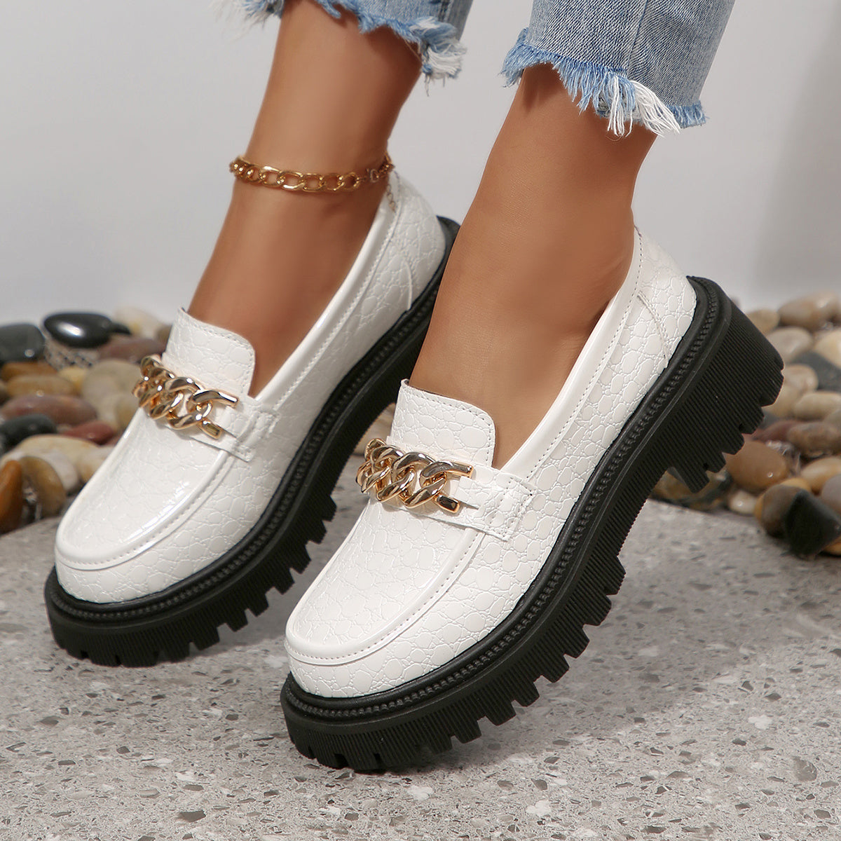 Damloafers med kedjedetalj och chunky sula – Mode Slip-on Skor för Vardag och Kontor