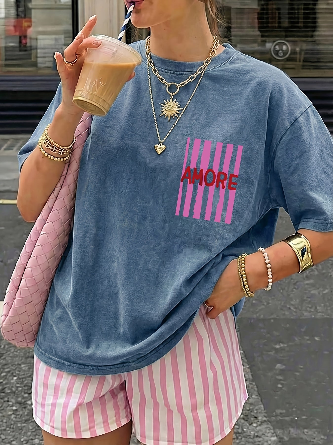 Dam T-shirt och shorts set med trendigt motiv och avslappnad passform – Perfekt för sommar och vardagsbruk