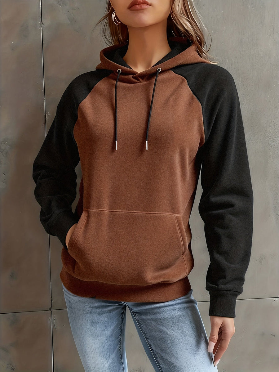 Brun och Svart Raglanhoodie med Dragsko och Fickor