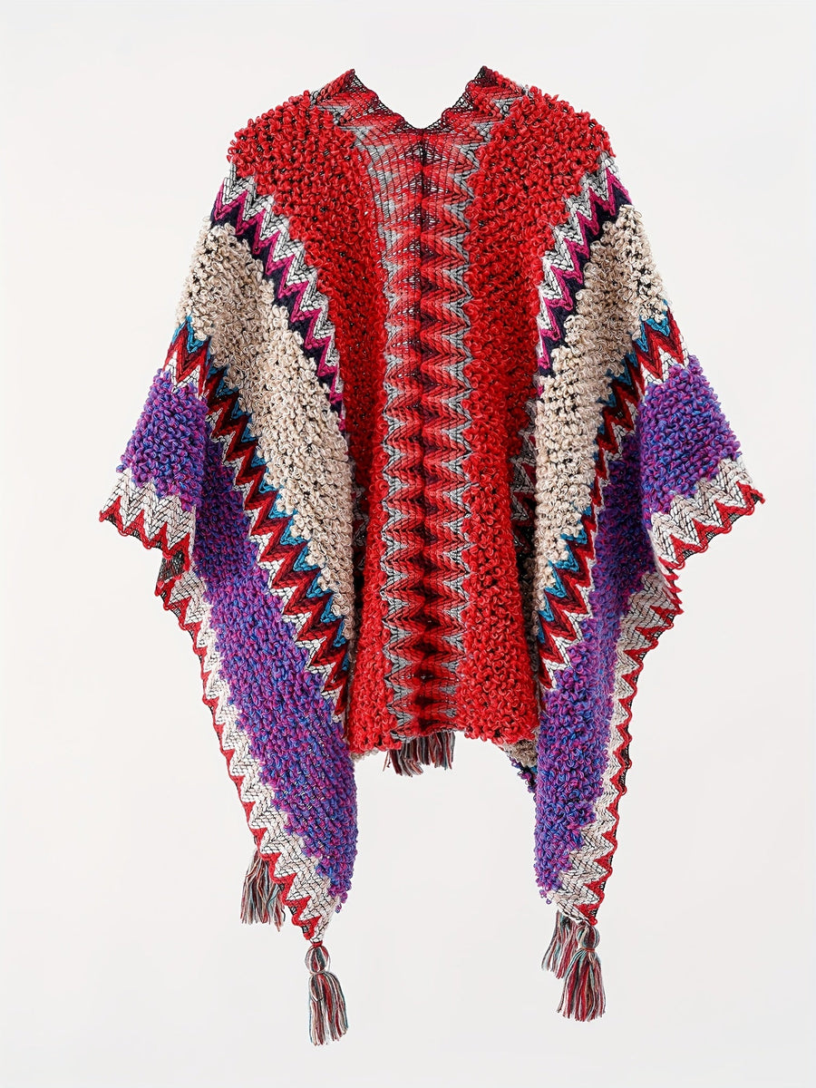 Mönstrad stickad poncho med fransar och hög krage, färgglad zig-zag