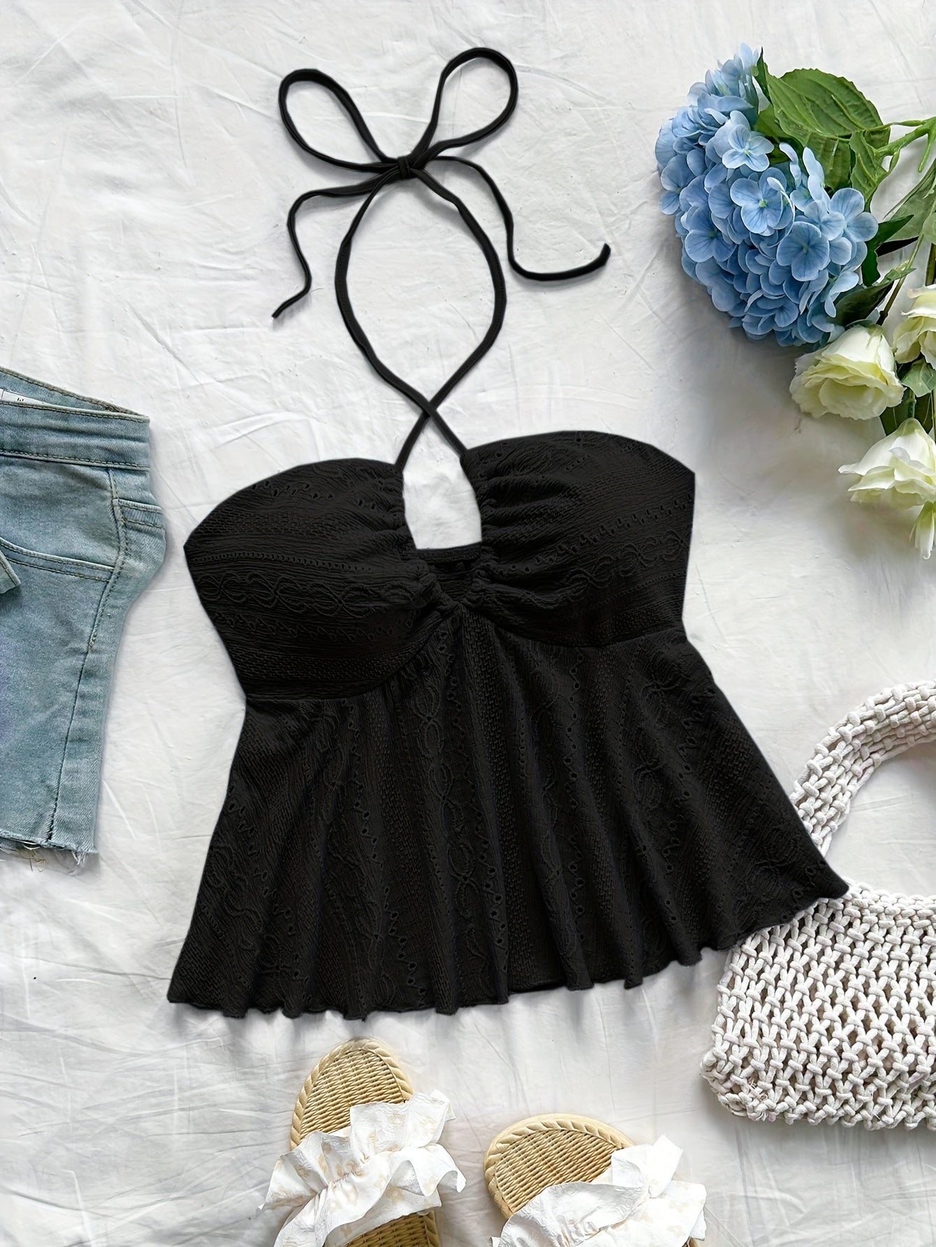 Dam Halterneck Sommartopp med Broderade Detaljer – Romantisk Babydoll Stil