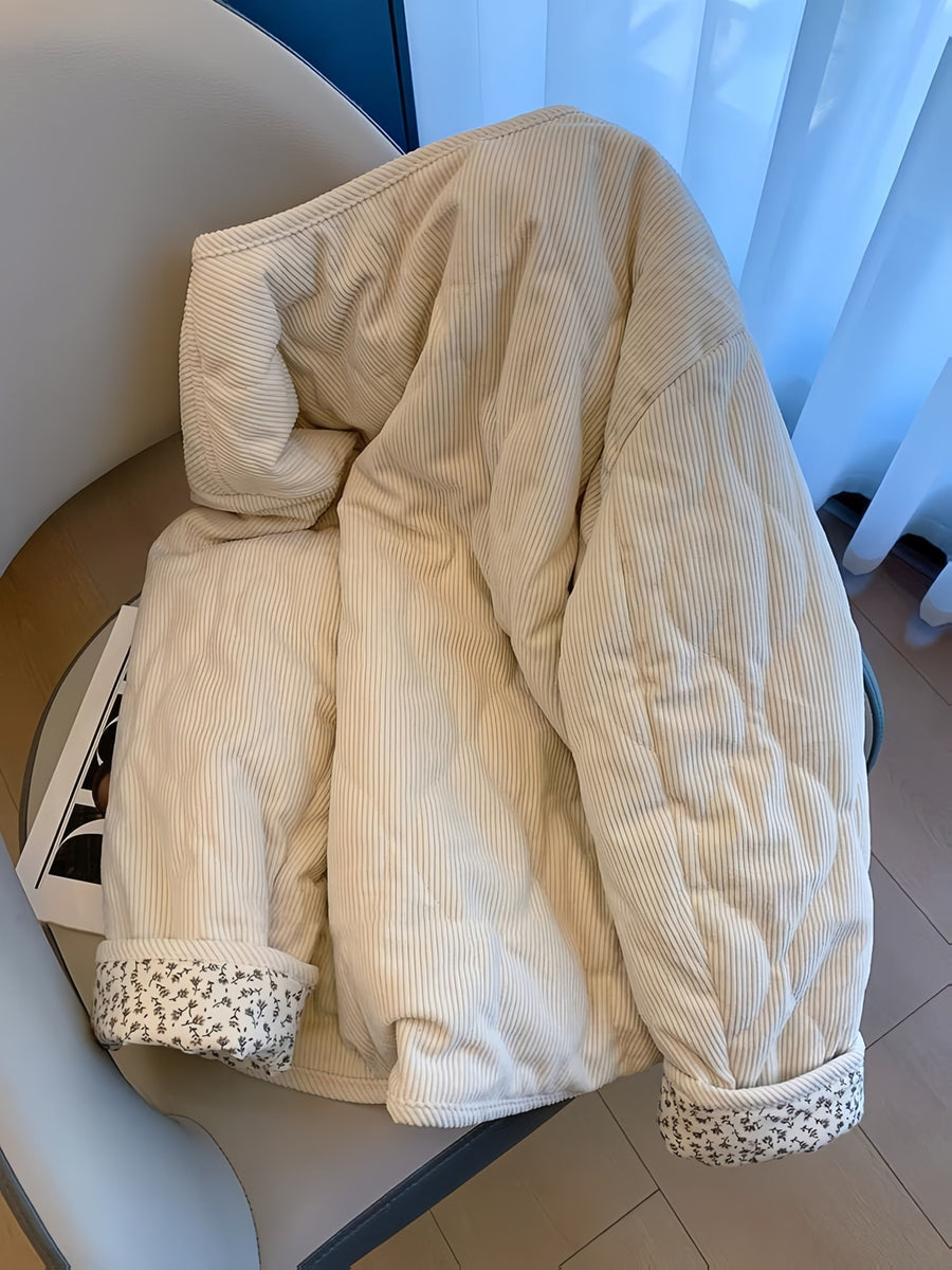 Vit Ribbad Vadderad Jacka med Mönstrat Foder