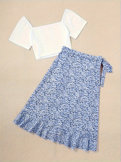 Damers romantisk tvådelad sommaroutfit med blus och omlottkjol – perfekt för semester och vardagsbruk