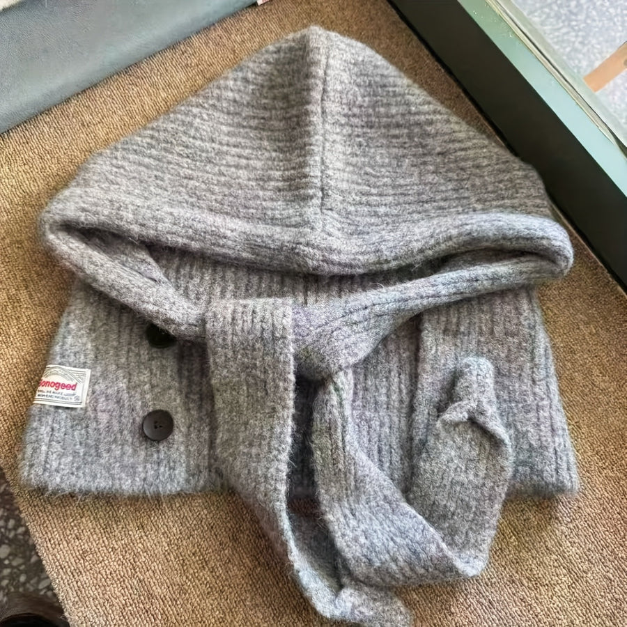 Stickad balaclava med huva och knappar i mjukt material