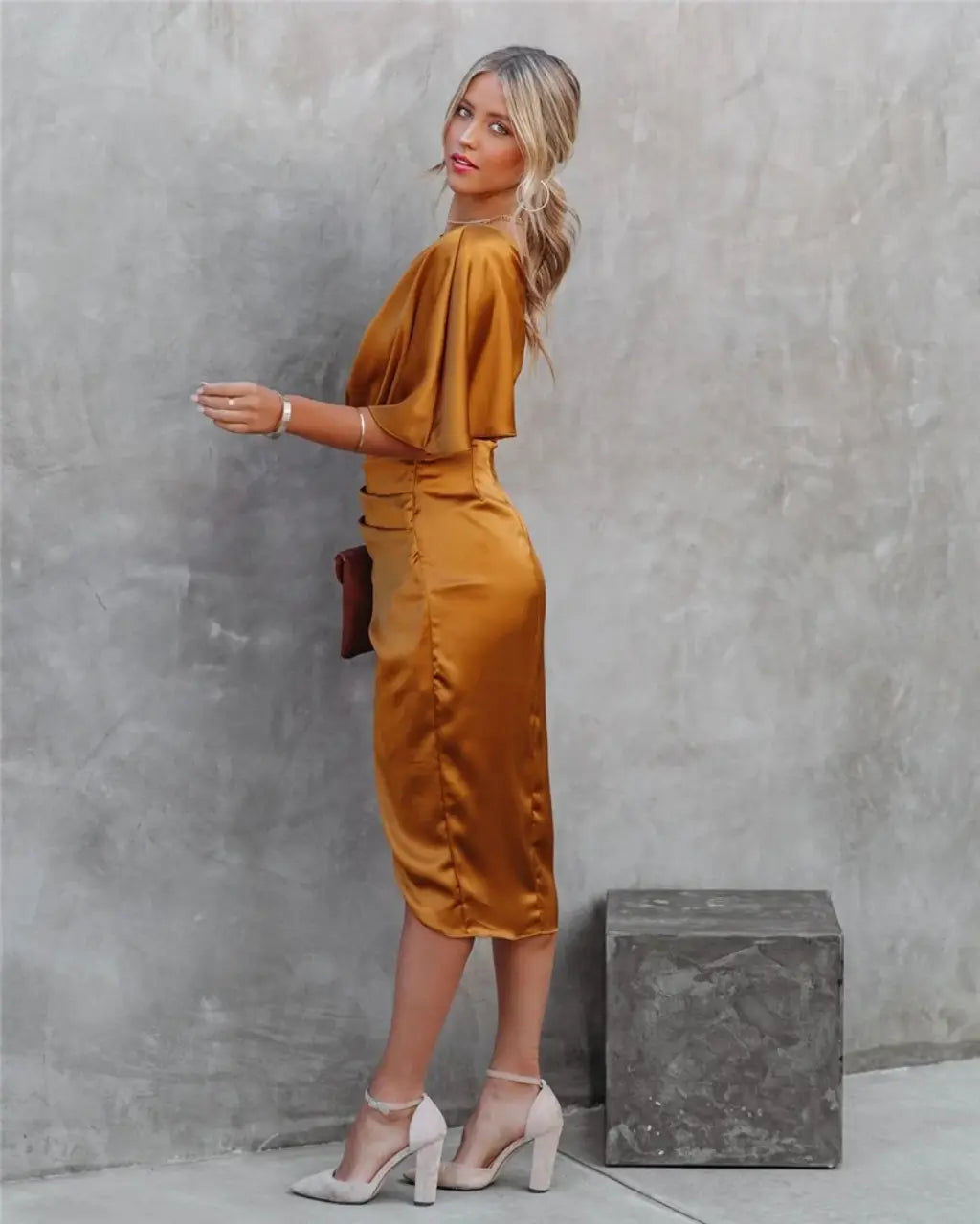 Kvinnors Asymmetrisk Midi Cocktailklänning – Elegant Fest- & Kvällsstil