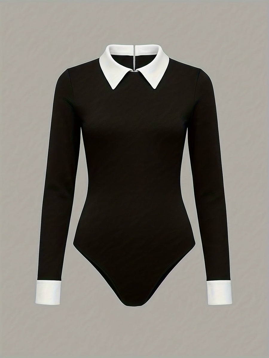 Långärmad bodysuit med kontrastkrage och manschetter för dam
