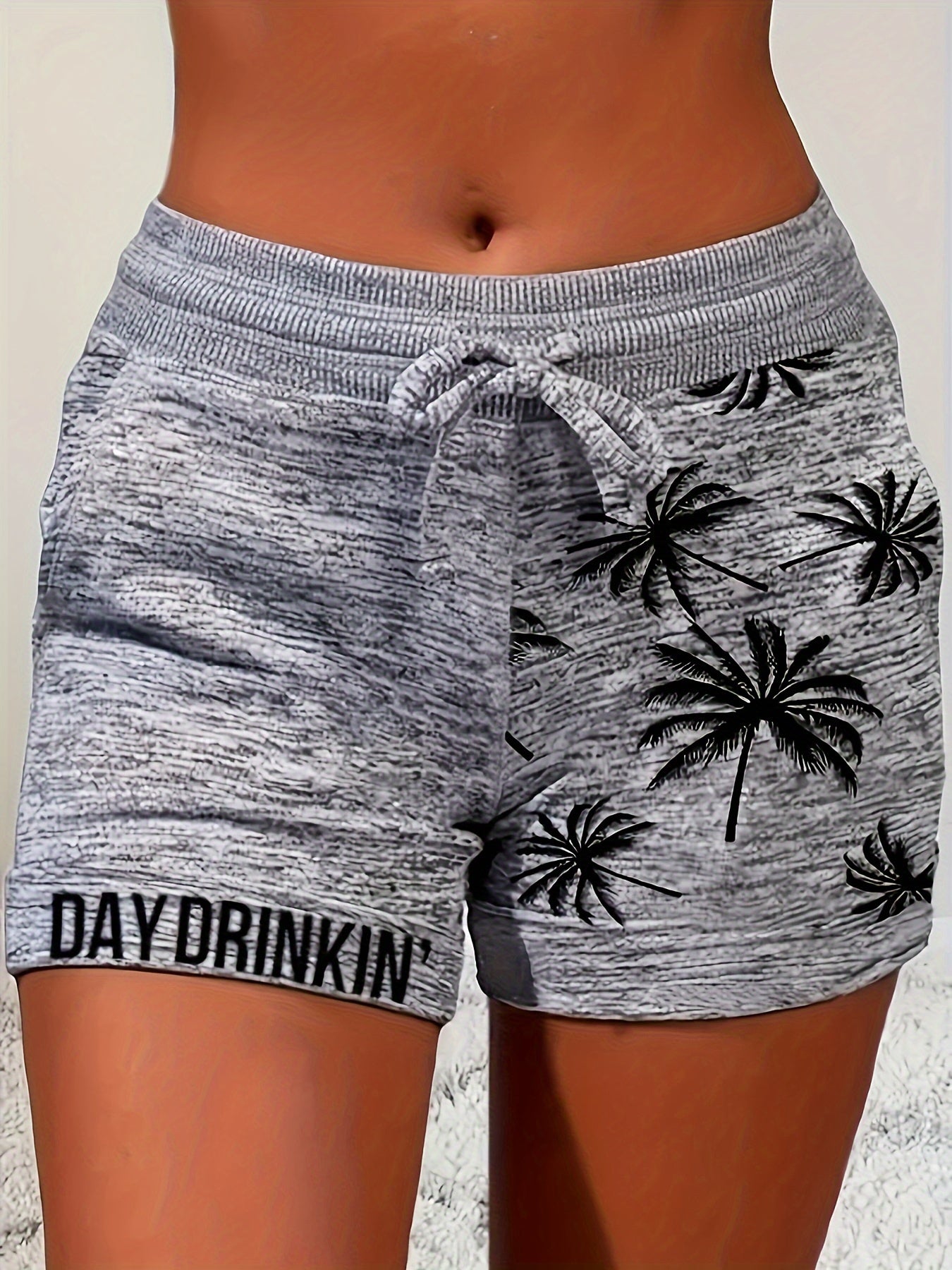 Women's semester lounge shorts med palmtryck och text DAY DRINKIN' - perfekta för sommar och fritid