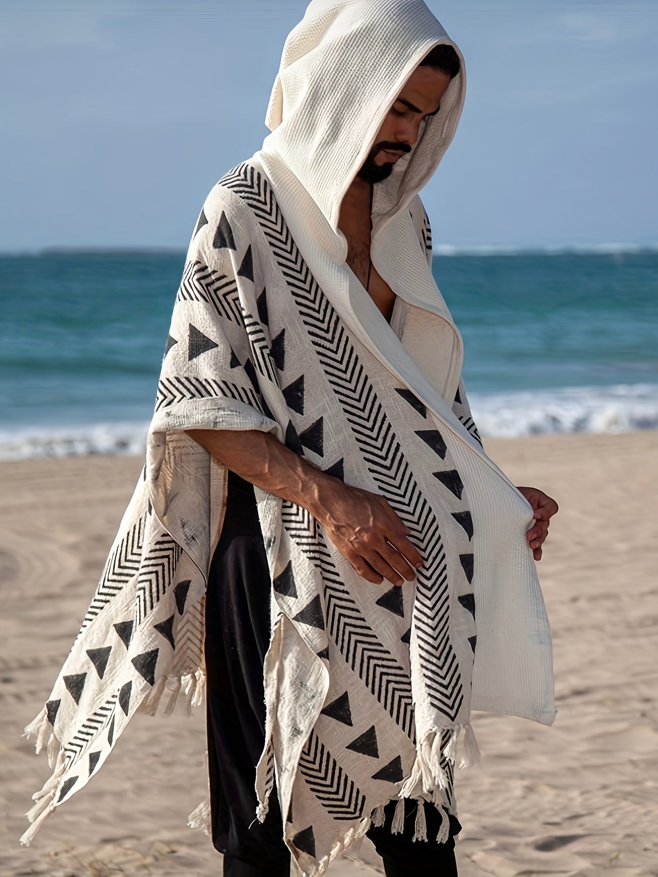 Herr Poncho Strand Kaftan med Geometriskt Mönster och Huvud – Bohemisk Festivalstil