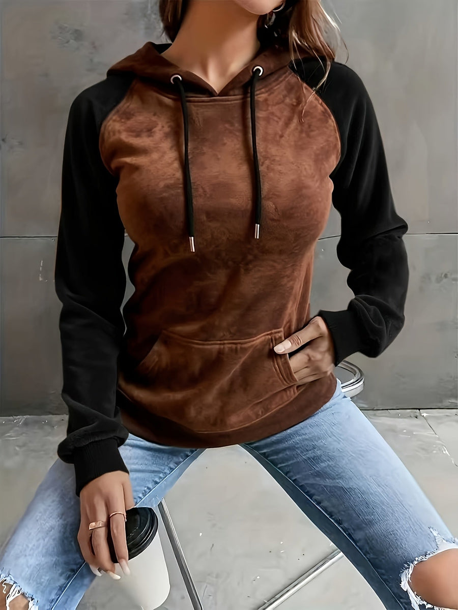 Brun och Svart Raglanhoodie med Dragsko och Fickor