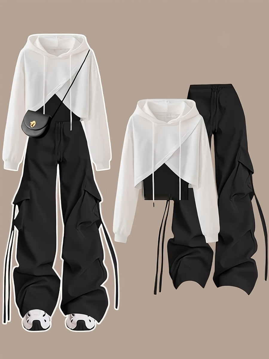 Vitt croppat hoodie-set med svarta cargobyxor