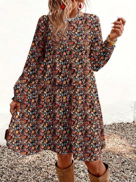 Damklänning med blommigt mönster och rynkade detaljer – Chic stil för vår och sommar