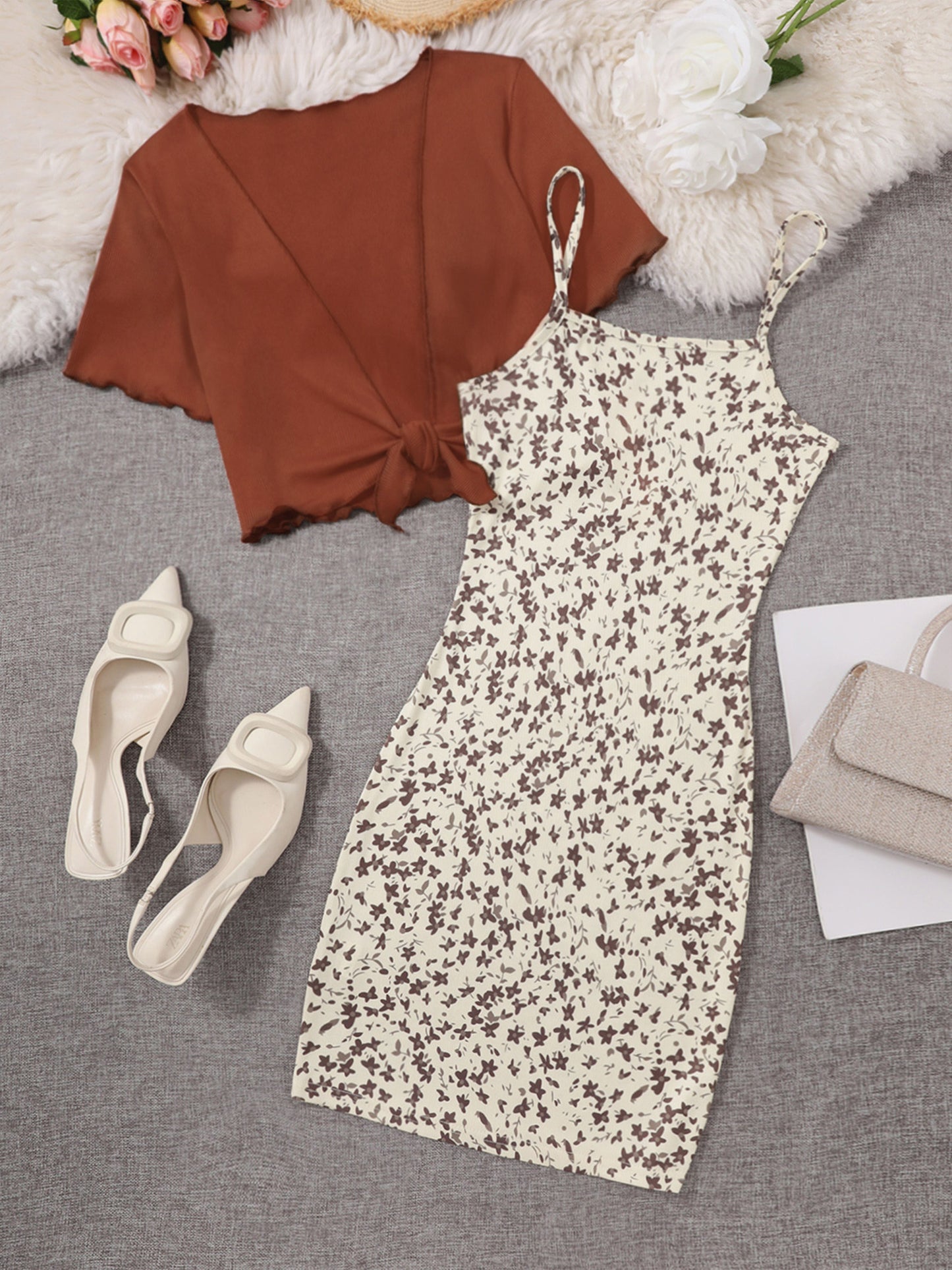 Damklänning med Elegant Omlott-Topp och Somrig Blommig Bodycon Stil – Perfekt för Vår och Sommar