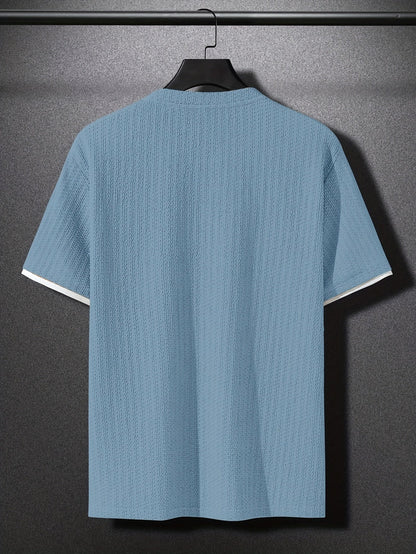 Herr T-shirt med modern struktur och avslappnad passform – trendig vardagsstil