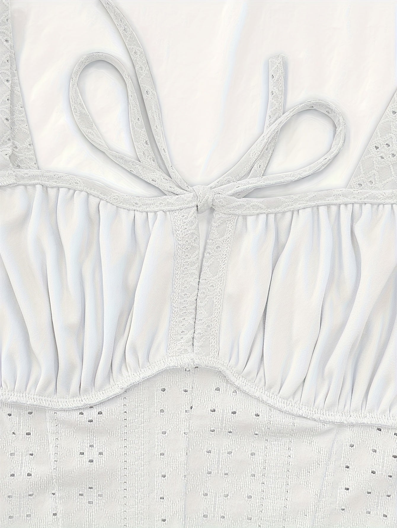 Dam Bustier Top med Knytning – Feminint och Trendigt Modeplagg för Vår och Sommar