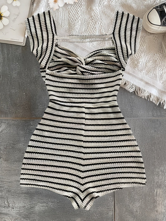 Dam Playsuit med Ränder – Stickad Kort Sommaroverall med Twistdetalj