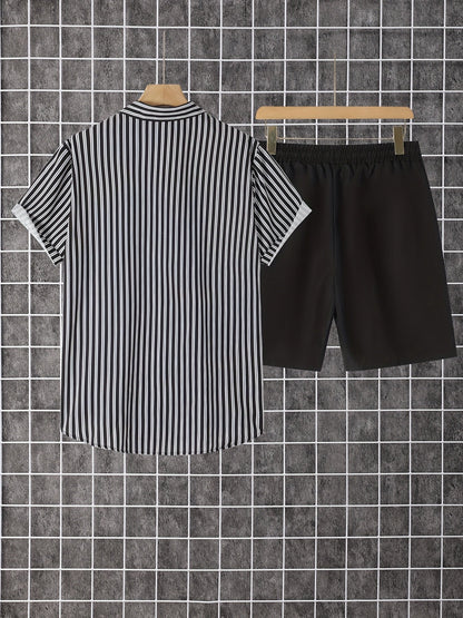 Herr Set – Trendigt Sommarset med Randig Skjorta och Shorts för Avslappnad Stil