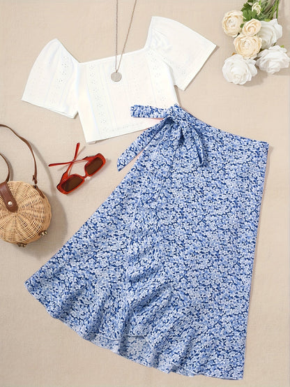 Damers romantisk tvådelad sommaroutfit med blus och omlottkjol – perfekt för semester och vardagsbruk