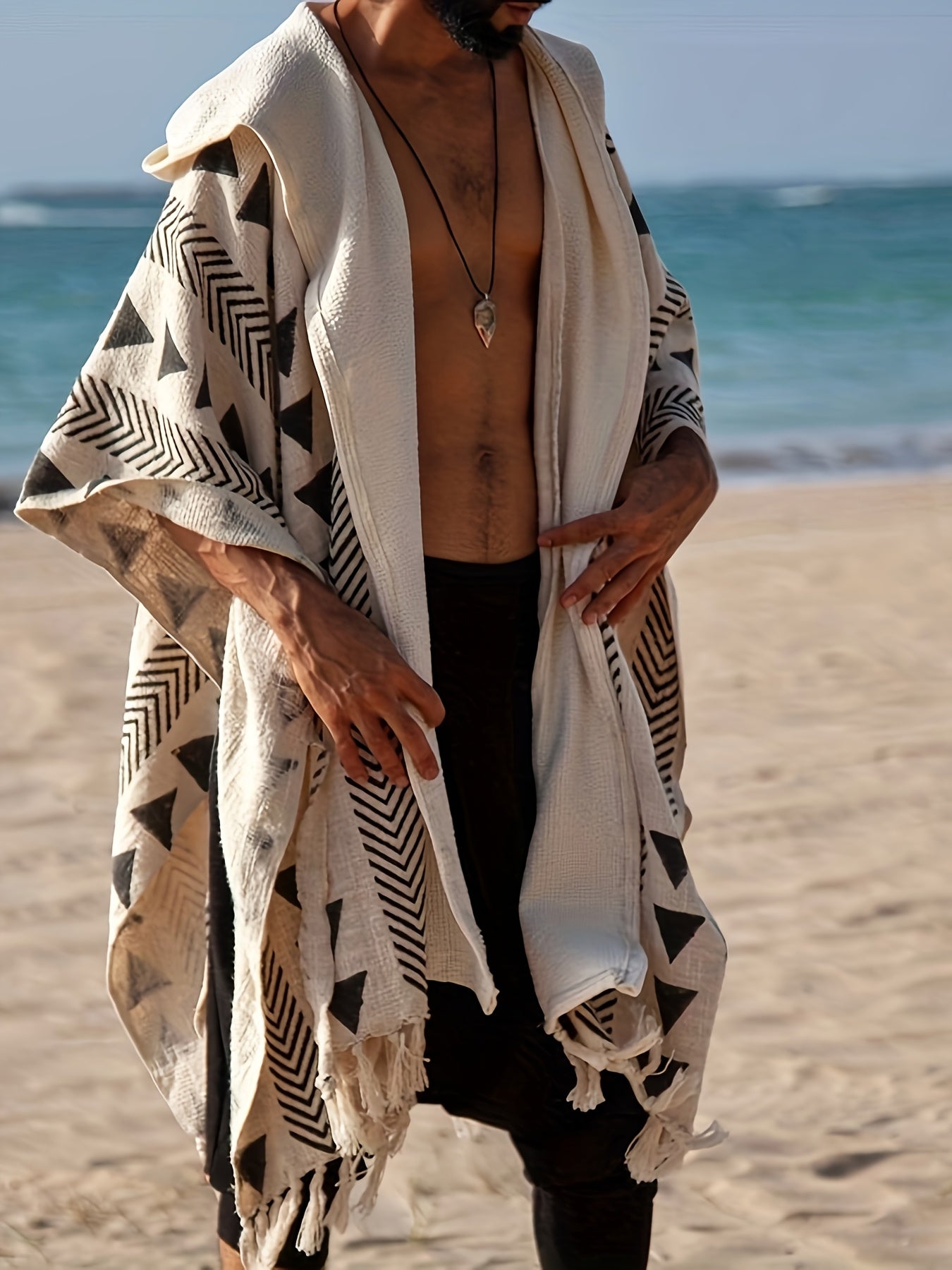 Herr Poncho Strand Kaftan med Geometriskt Mönster och Huvud – Bohemisk Festivalstil