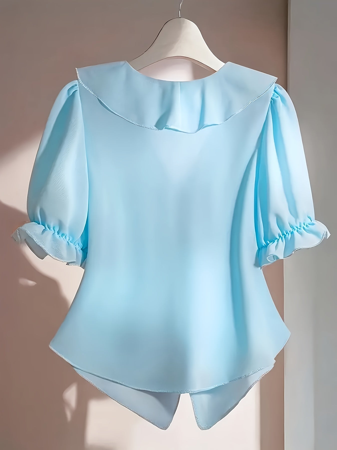 Damblus med volang och puffärmar för elegant och romantisk stil - Perfekt för vardag och fest