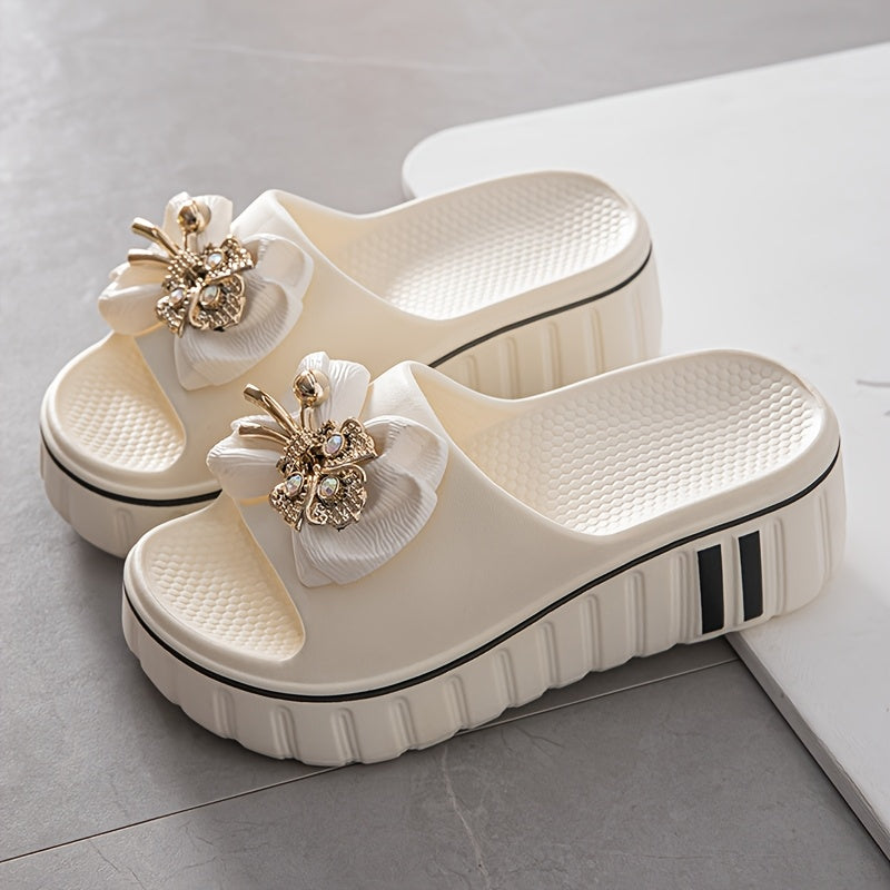 Damsandaler med platå och dekorativ blomma – Trendiga slides för vardagsbruk och fritid