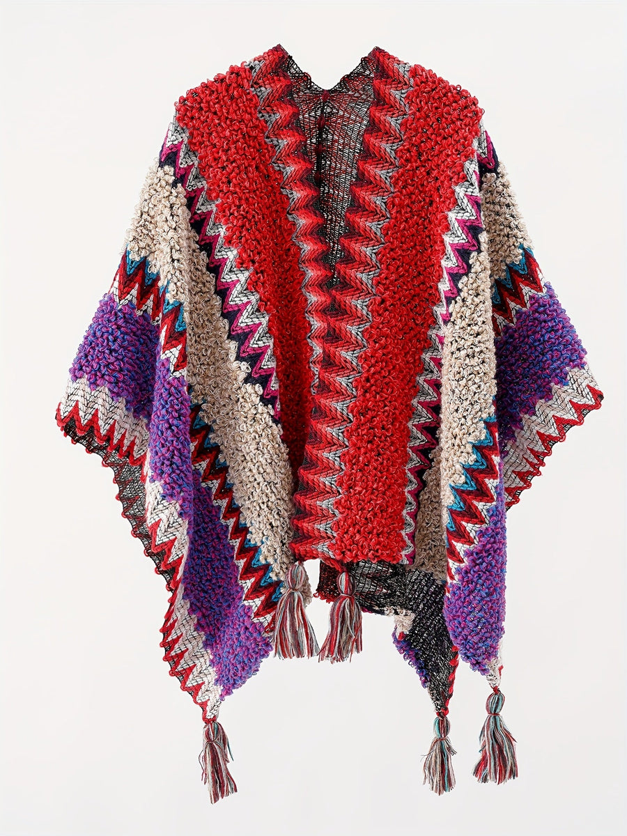 Mönstrad stickad poncho med fransar och hög krage, färgglad zig-zag