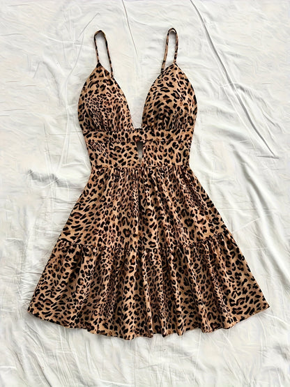 Damklänning med leopardmönster, sommarklänning med volanger och djup urringning, perfekt för semester och strand