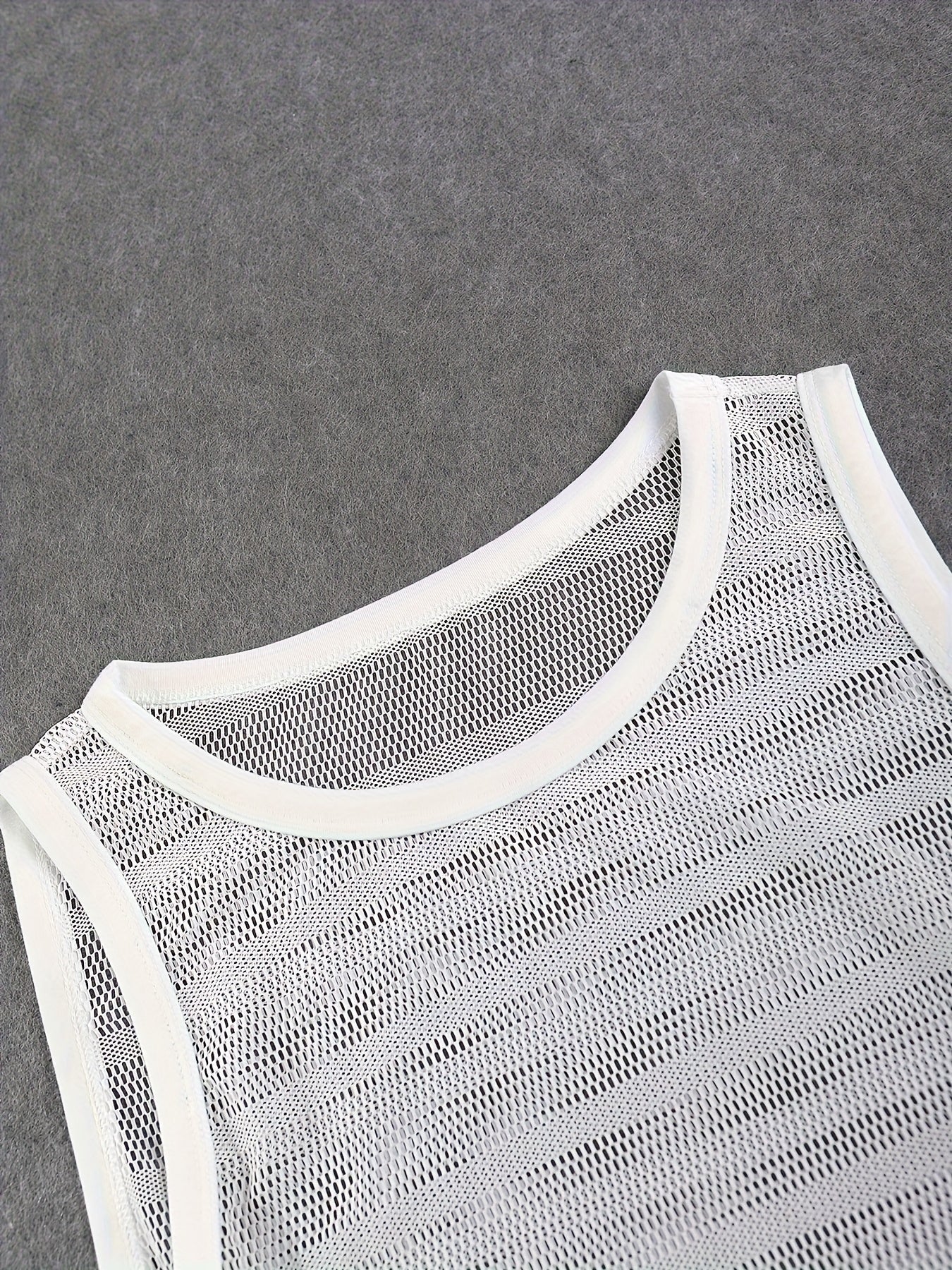 Herr Sportset Träningslinne och Shorts – Modern Mesh för Aktiv Livsstil