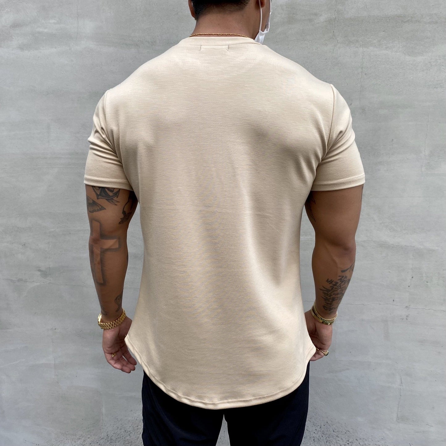 Donald – Amerikansk Slim Fit Muskel Rundad Hem T-shirt med Korta Ärmar