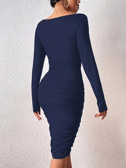 Dam Bodycon Klänning med V-ringning och Långa Ärmar – Elegant Fest- och Kvällslook