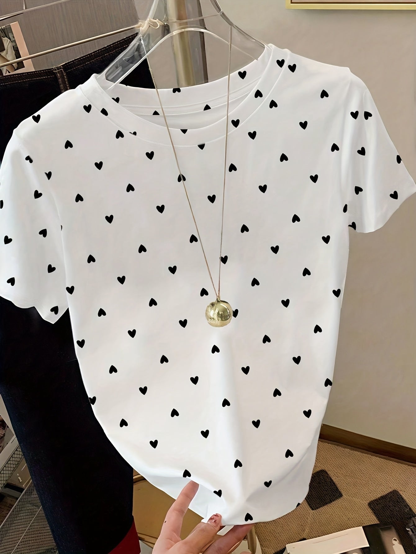 Dam T-shirt med Prickigt Elegant Mönster – Vardagsstil och Bekvämlighet