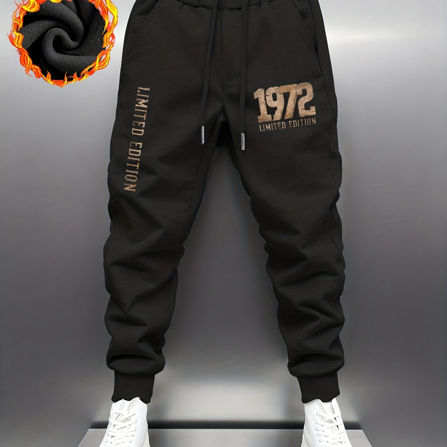 Mjukisbyxor med fleecefoder, "1972 Limited Edition" tryck, resår i midja och benslut, herrmodell