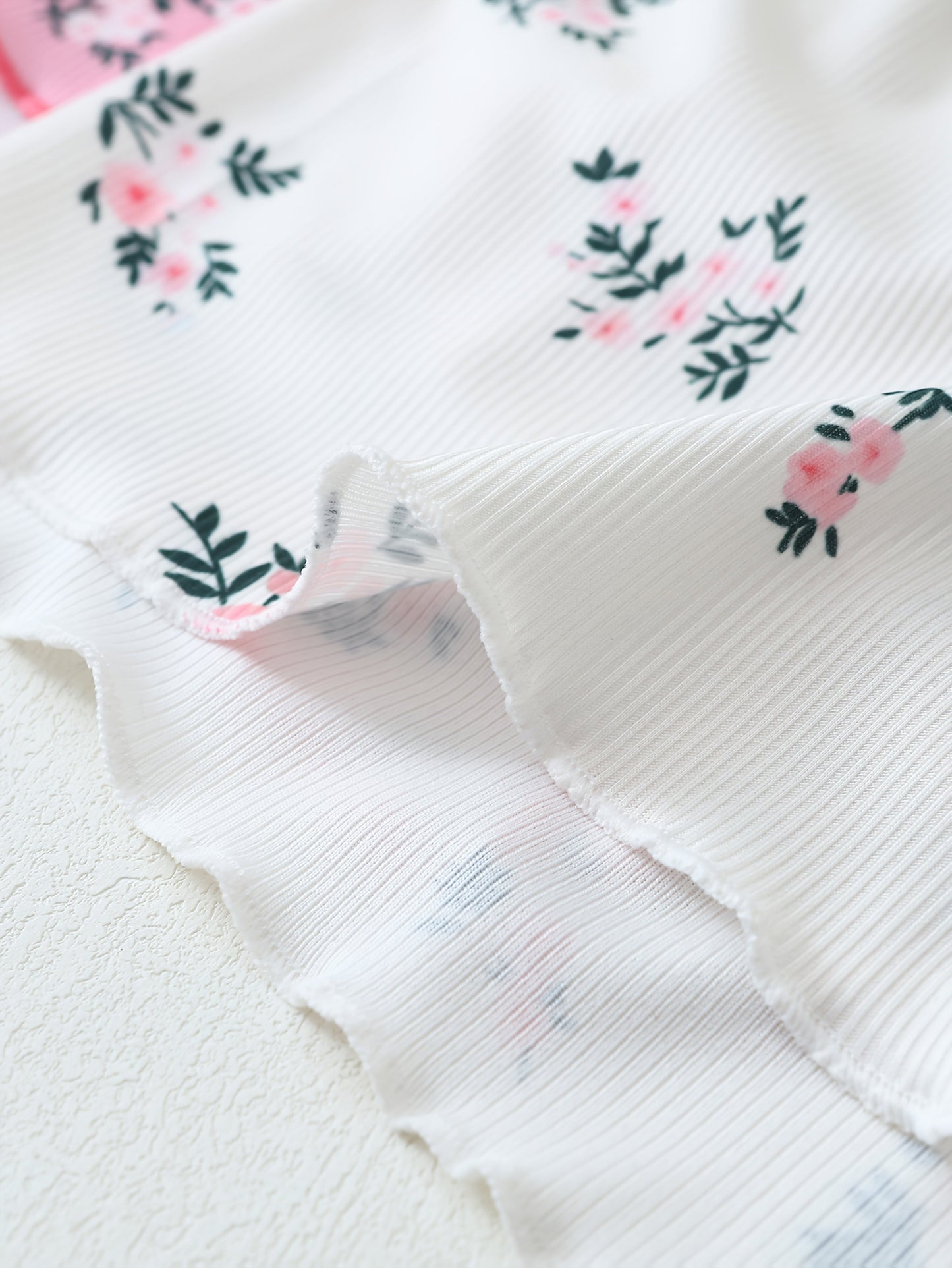 Damernas blommiga pyjamasset med shorts och topp – Somrig och söt nattkläder