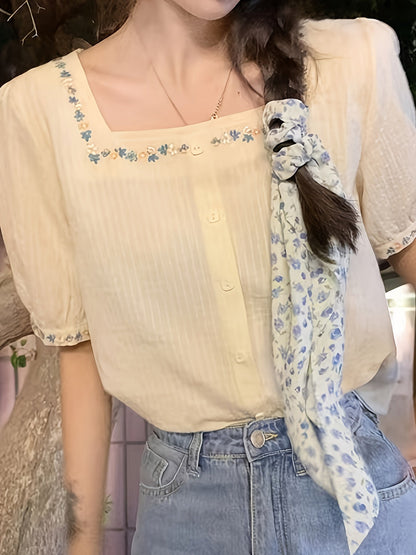 Dam Elegant Blus med Broderade Blommor och Fyrkantig Hals – Vår/Sommar Top