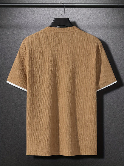 Herr T-shirt med modern struktur och avslappnad passform – trendig vardagsstil